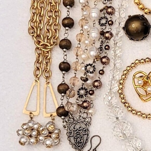 Gorgeous Grandmother Jewelry Lot - Picture 7 of 13